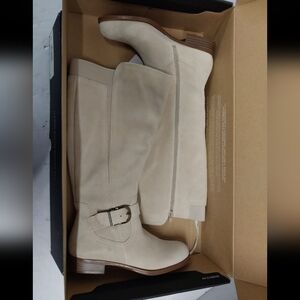 Creme boots